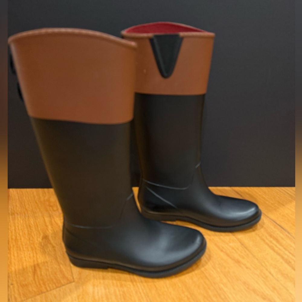Tommy Hilfiger women Tall Black and Tan Matte Rubber Rain Boots Size 7 - Picture 4 of 16